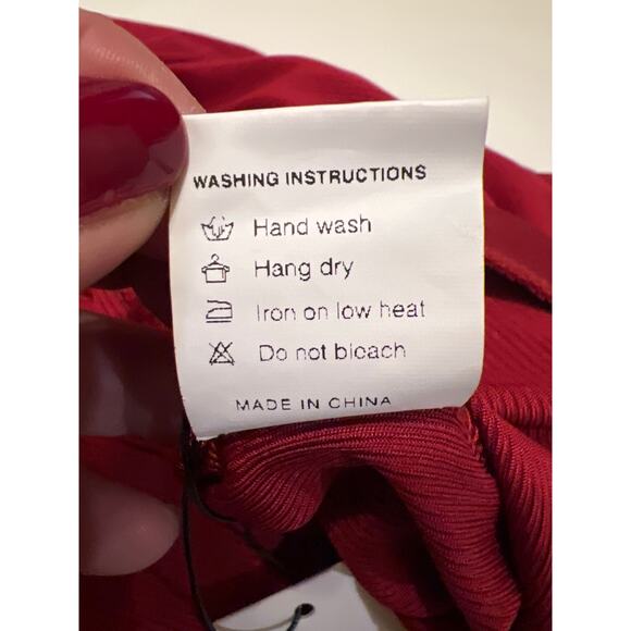 Women's Plus Red Ribbed V-neck Long Sleeve Ruched Jumpsuit NWT Size 24 - Picture 8 of 9